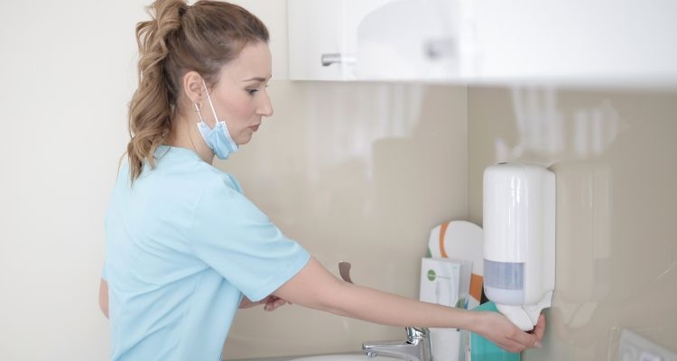 Imagem da A Importância da Higienização das Mãos na Assistência à Saúde.