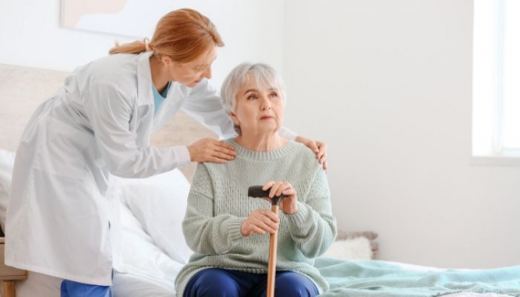 Imagem da Banho no leito relaxante e sem constrangimento em alguns passos