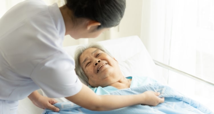 Imagem da Como dar um banho no leito completo com clorexidina?